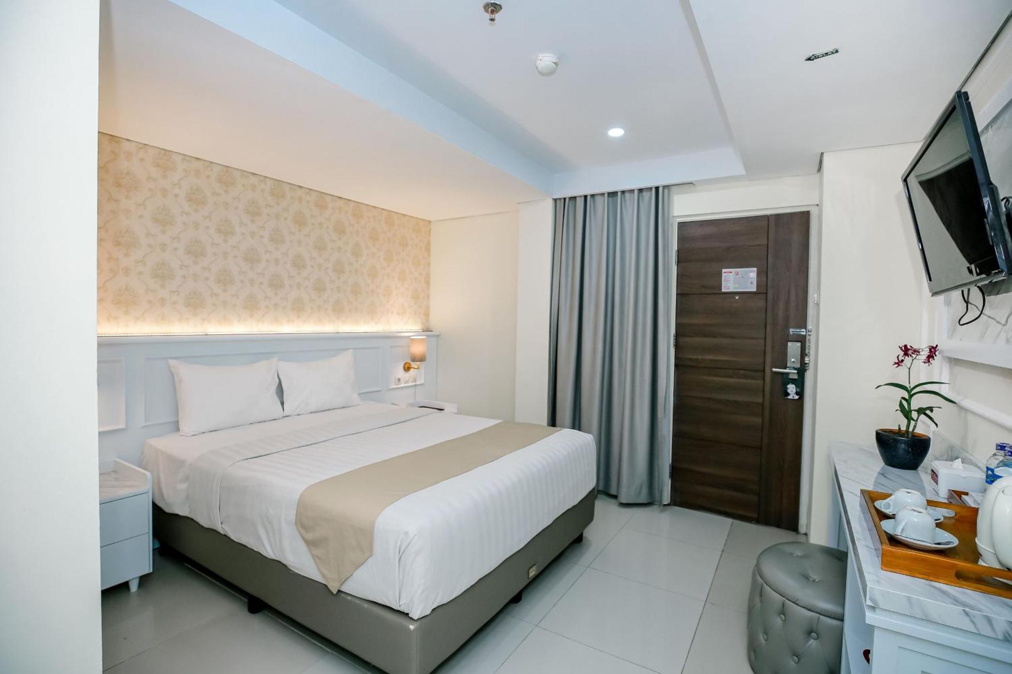 The Cube Hotel Malioboro, Azana Hotels Collection Yogyakarta Exterior photo