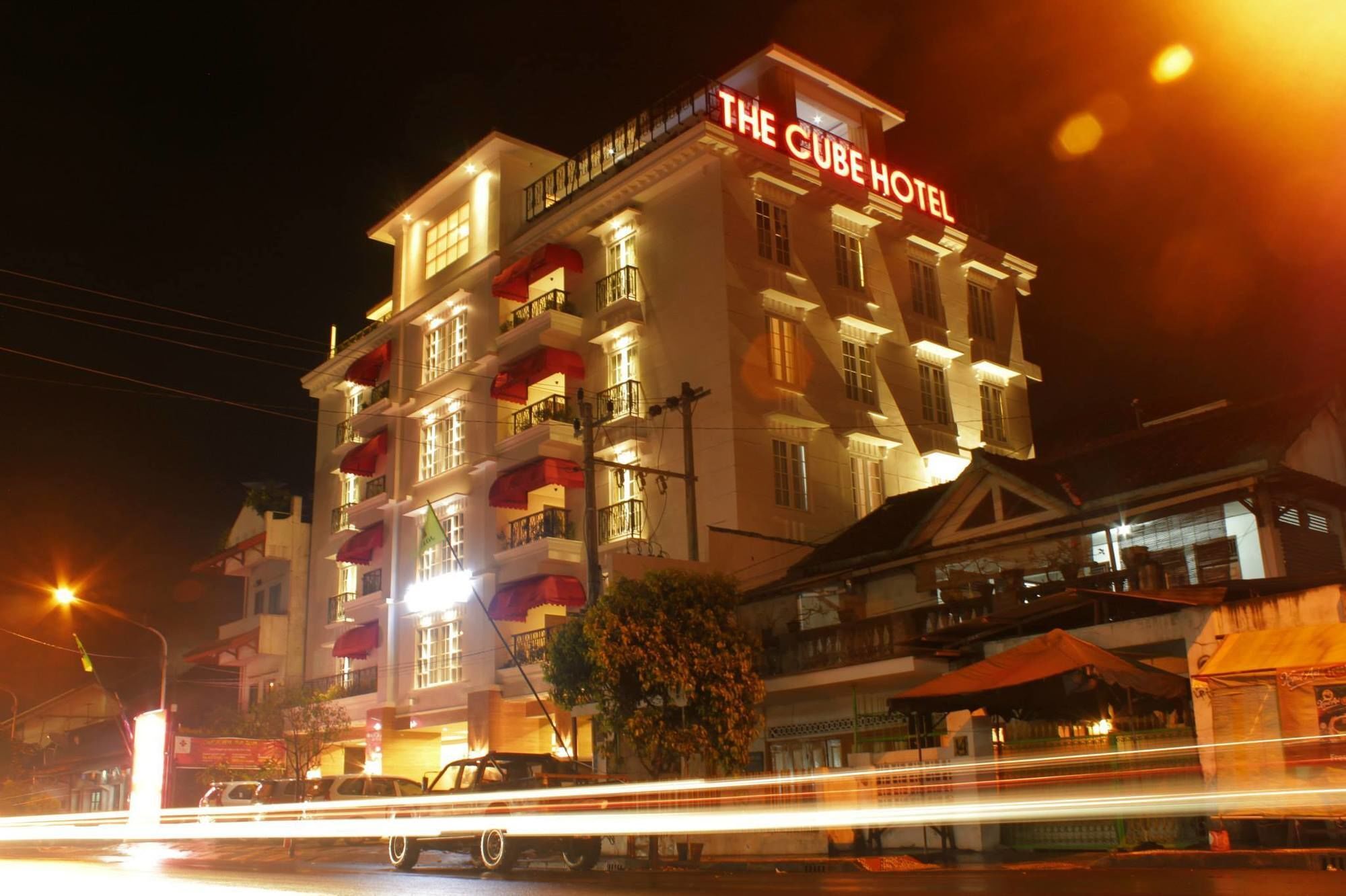 The Cube Hotel Malioboro, Azana Hotels Collection Yogyakarta Exterior photo